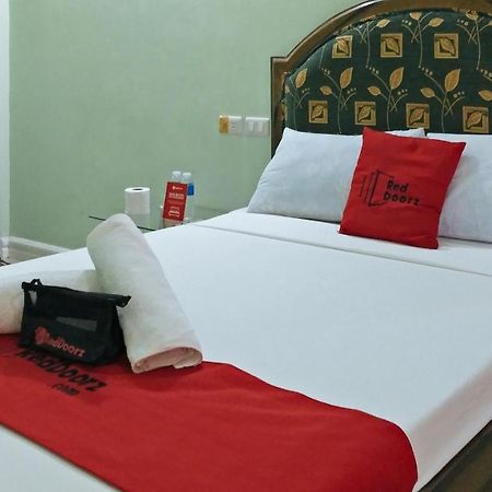 Hotel Reddoorz @ Bankal Lapulapu Exterior foto
